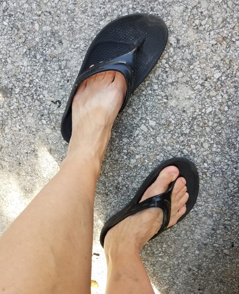 OOlala Sandal Review: #FeelTheOO with OOFOS | Mommy Runs It [#ad}